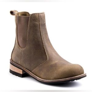 BNIB Kodiak ‘Alma’ Chelsea Boot (rare olive colour)